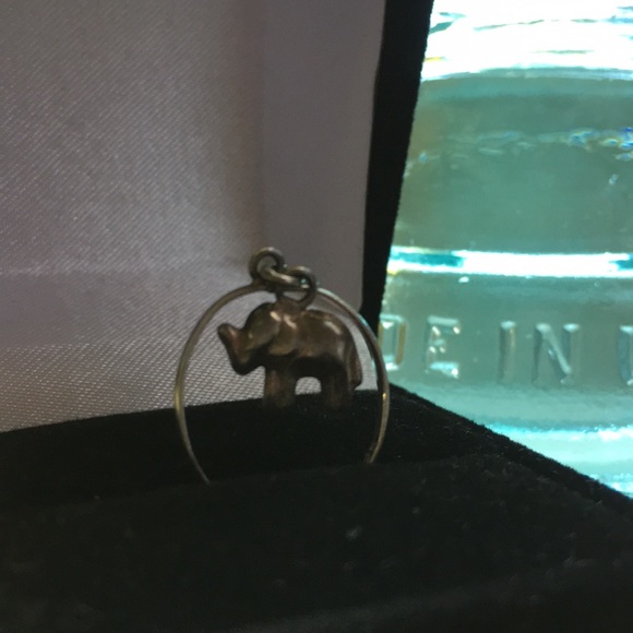 Vintage Sterling Elephant Charm Ring - Picture 2 of 5